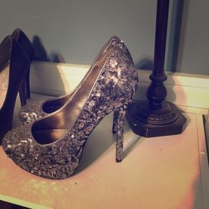 Sequined platforms